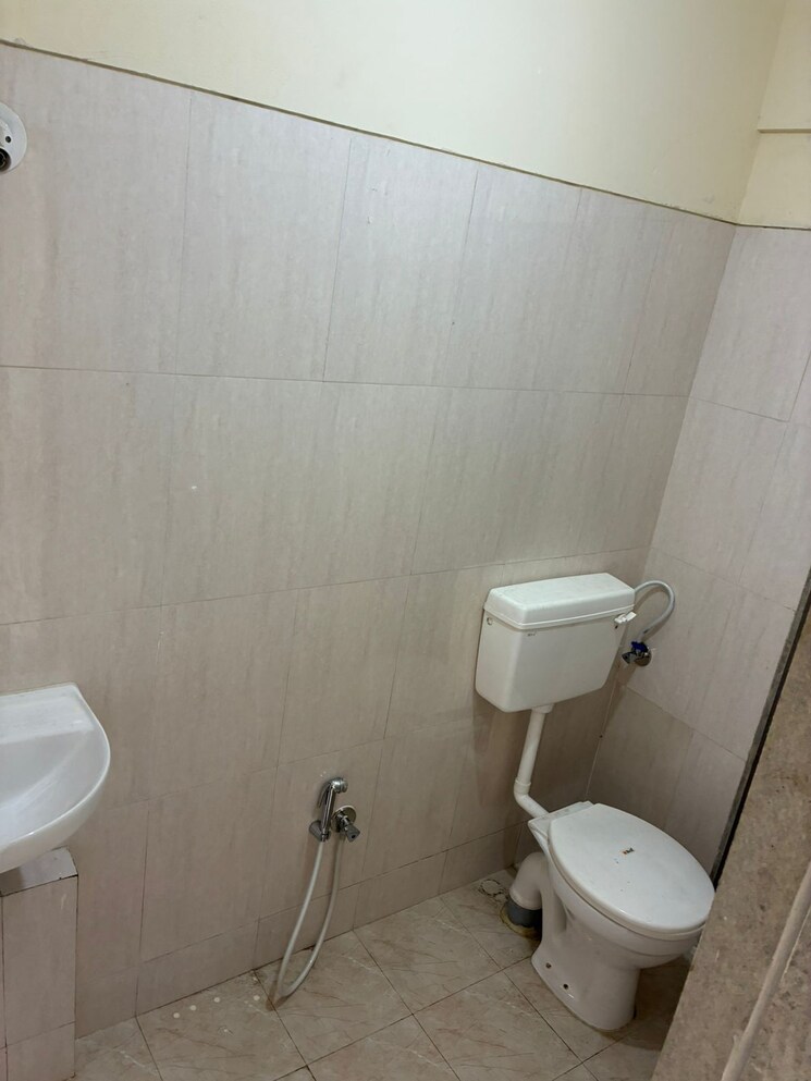 Bathroom, haware-estate 1 Bedroom 380 Sq.Ft. Apartment In Kasarvadavali Thane 8920813