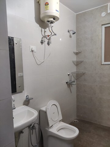 Bathroom in 1 BHK Builder Floor at Sector 45 – for Rent