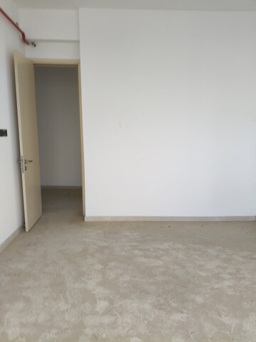 Room in 3.5 BHK Apartment at Marathon Monte South, Byculla West – for Rent