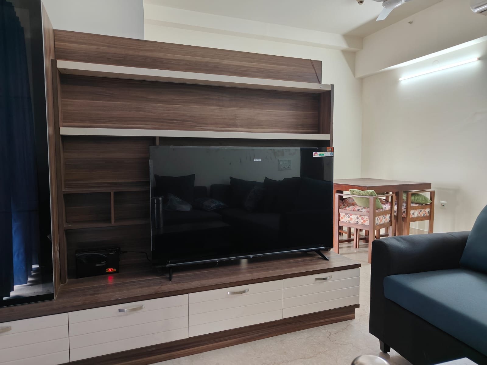 2 BHK Apartment For Rent in Microtek Greenburg