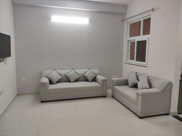 Bedroom in 2 BHK Builder Floor at Sector 40 – for Rent