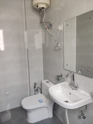 Bathroom in 2 BHK Builder Floor at Sector 40 – for Rent