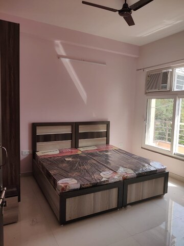 Bedroom in 2 BHK Builder Floor at Sector 40 – for Rent