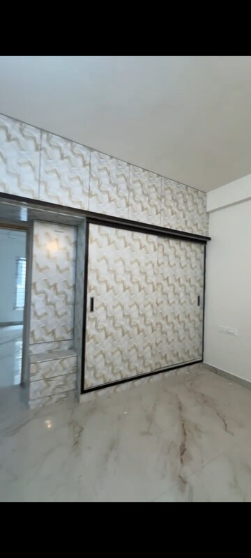 Room in 4 BHK Apartment at Sultanpalya – for Sale