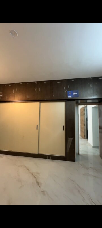 Room in 4 BHK Apartment at Sultanpalya – for Sale