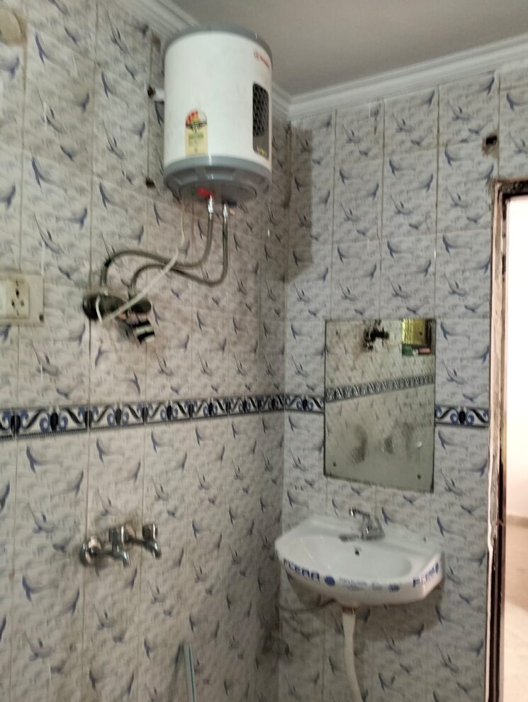 Bathroom, sector 38 1 Bedroom 1000 Sq.Ft. Builder Floor In Sector 38 Gurgaon 8920833