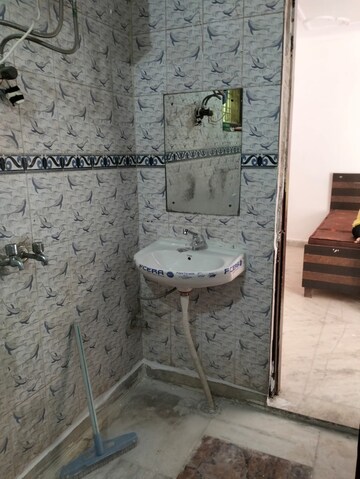Bathroom in 1 BHK Builder Floor at Sector 38 – for Rent