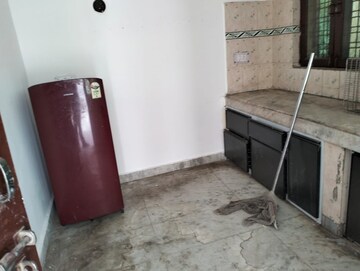 Room in 1 BHK Builder Floor at Sector 38 – for Rent