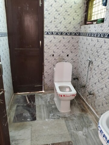 Bathroom in 1 BHK Builder Floor at Sector 38 – for Rent