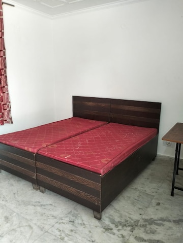 Bedroom in 1 BHK Builder Floor at Sector 38 – for Rent