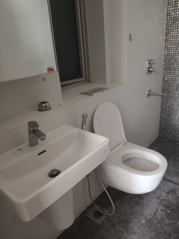 Bathroom, lodha-kiara 2 Bedroom 932 Sq.Ft. Apartment In Worli Mumbai 8920848