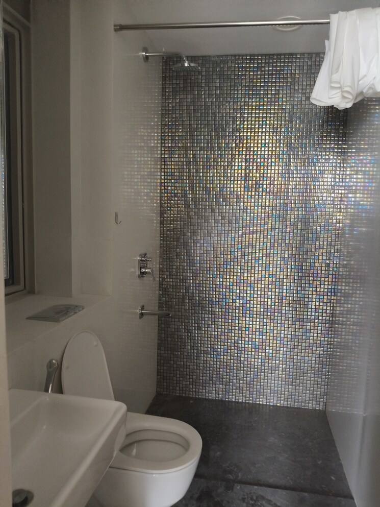 Bathroom, lodha-kiara 2 Bedroom 932 Sq.Ft. Apartment In Worli Mumbai 8920848