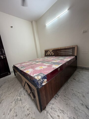 Bedroom in 2 BHK Builder Floor at Sector 45 – for Rent
