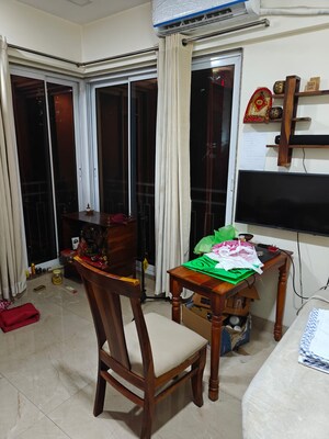 Living Room in 3 BHK Apartment at Windermere Apartment, Santacruz West – for Sale