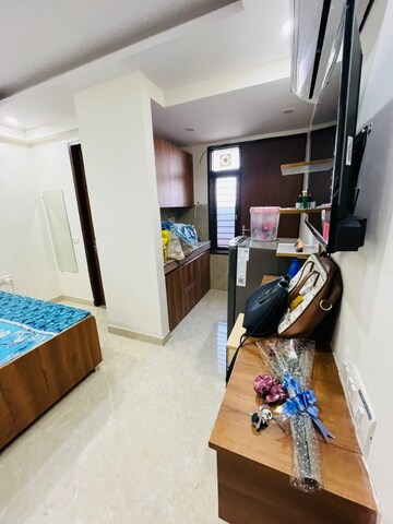 Bedroom in 1 BHK Builder Floor at Sector 40 – for Rent