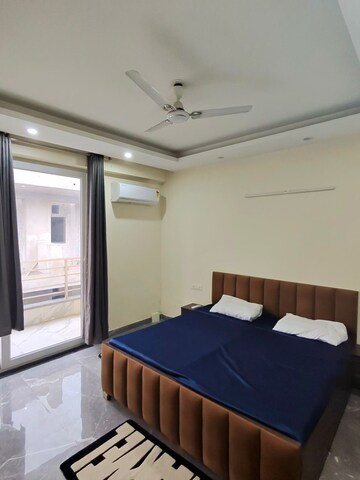 Bedroom in 1 BHK Builder Floor at Sector 40 – for Rent