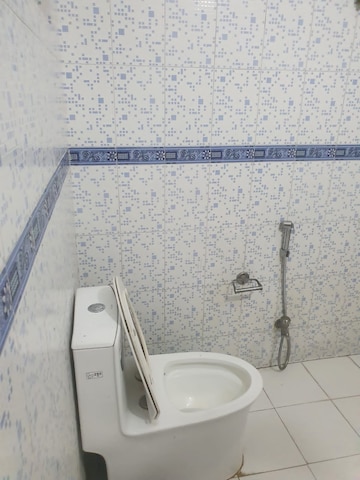 Bathroom in 4 BHK Villa at Gomti Nagar – for Rent