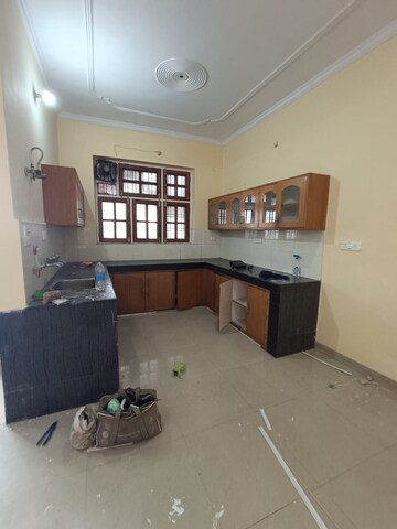 Living Room in 4 BHK Villa at Gomti Nagar – for Rent