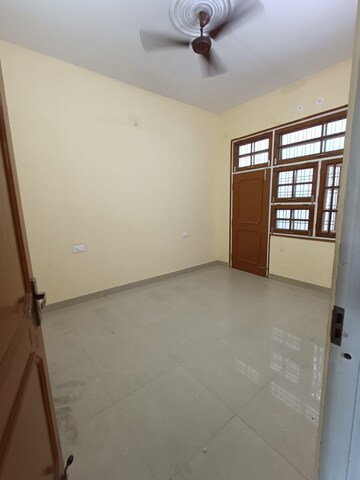 Room in 4 BHK Villa at Gomti Nagar – for Rent