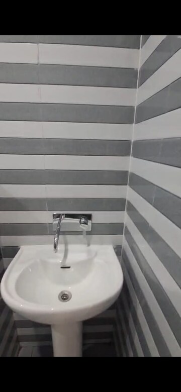 Bathroom in 2 BHK Apartment at Rajpur Road – for Rent