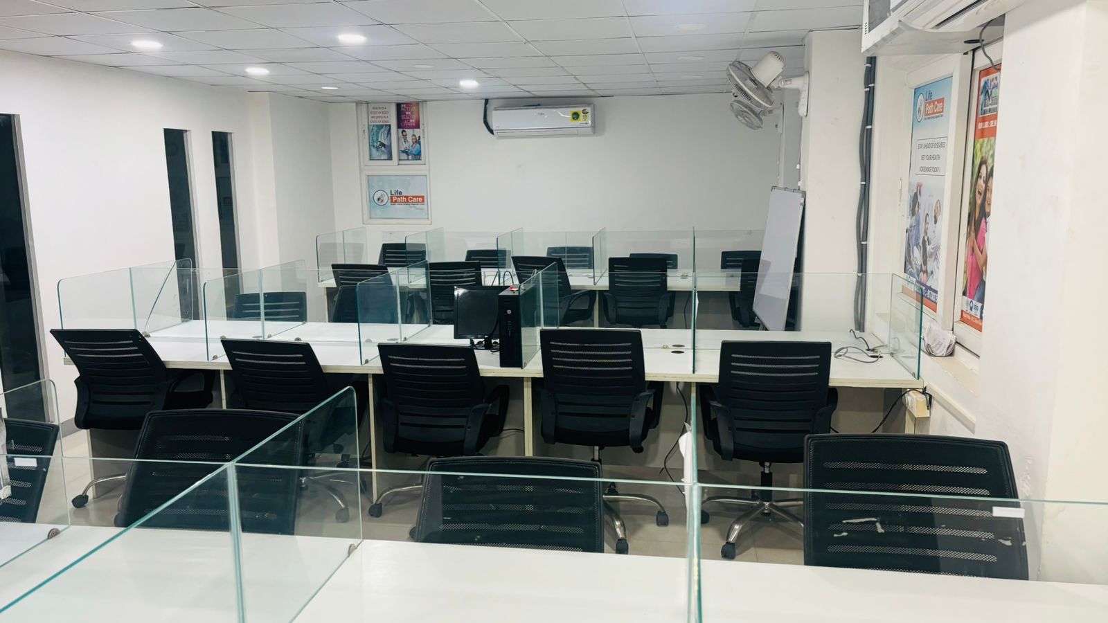 Office Space For Rent in 1340 Sqft Fully Furnished