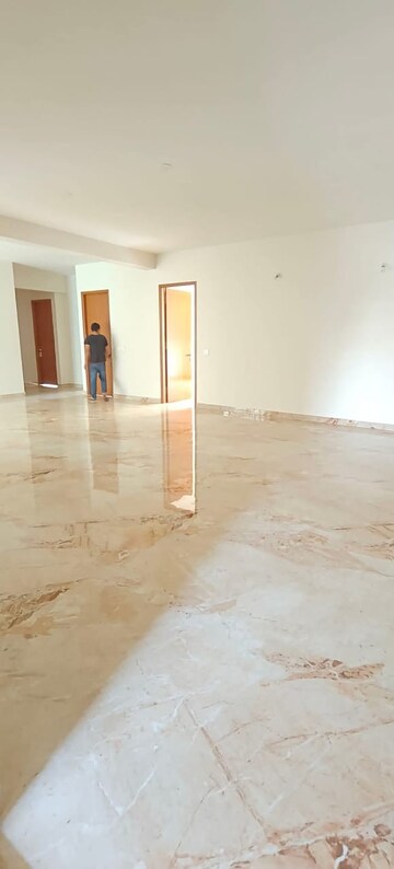Room in 5 BHK Independent House at Rt Nagar – for Sale