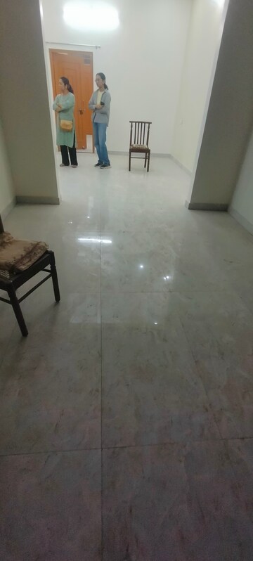 Room in 2 BHK Villa at Gomti Nagar – for Rent