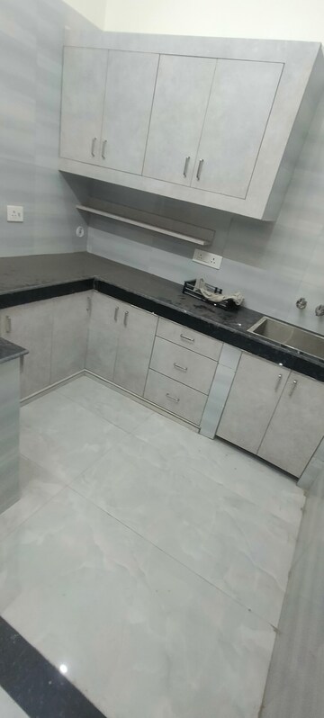 Kitchen in 2 BHK Villa at Gomti Nagar – for Rent