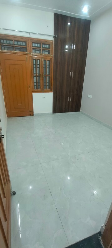 Room in 2 BHK Villa at Gomti Nagar – for Rent