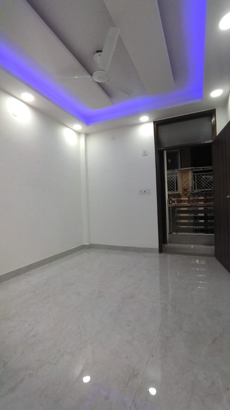 Room, govindpuri 3 Bedroom 900 Sq.Ft. Builder Floor In Govindpuri Delhi 8920926