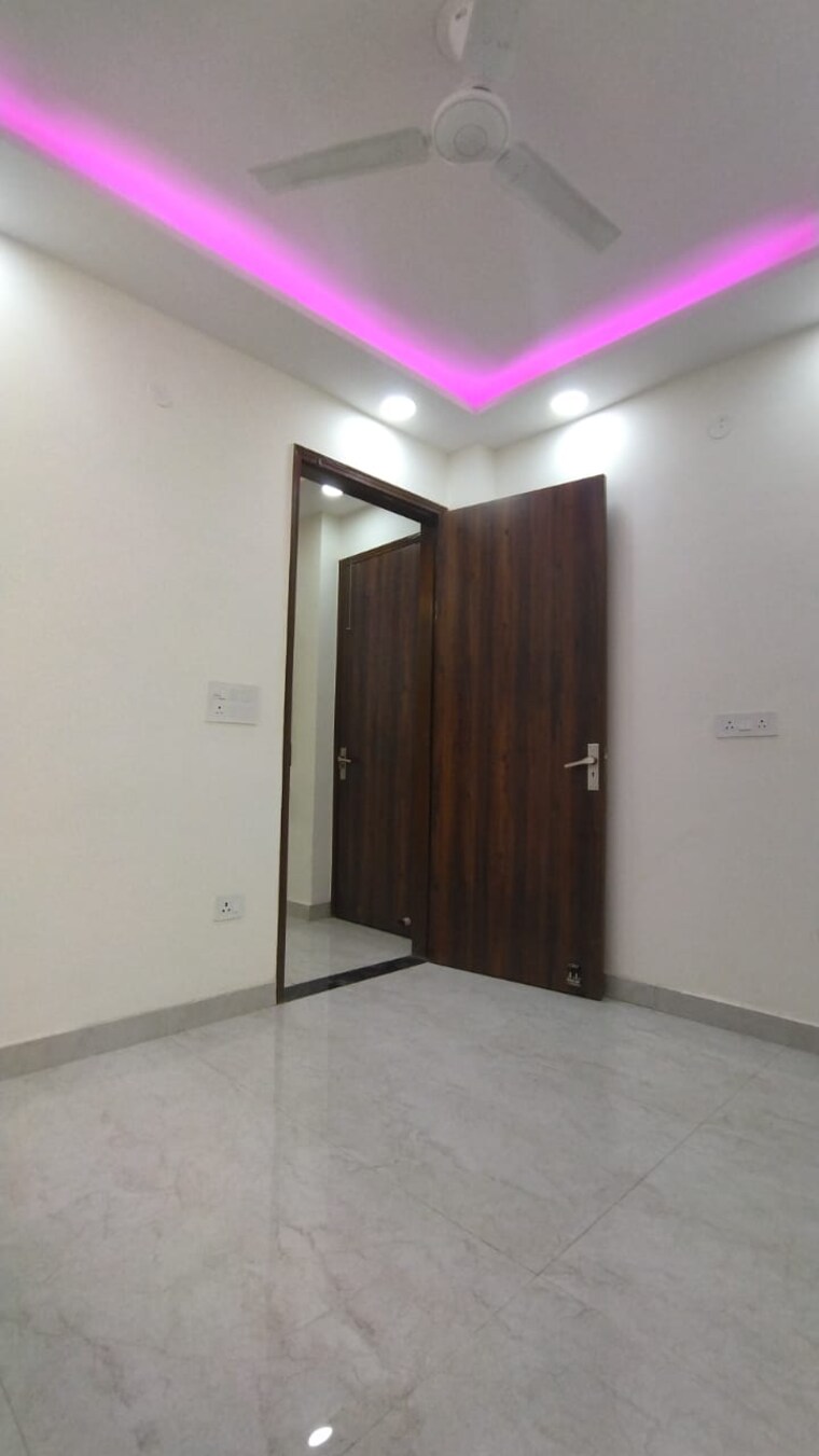 Room, govindpuri 3 Bedroom 900 Sq.Ft. Builder Floor In Govindpuri Delhi 8920926