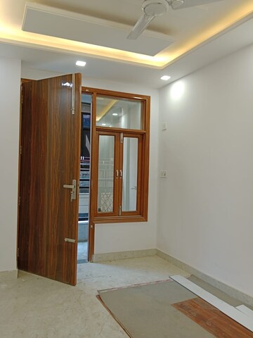 Room in 3 BHK Builder Floor at Govindpuri – for Sale