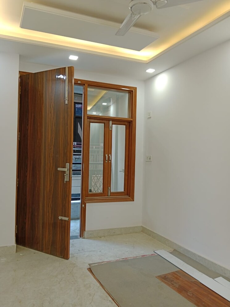 Room, govindpuri 3 Bedroom 900 Sq.Ft. Builder Floor In Govindpuri Delhi 8920965