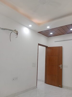 Furnished Amenities in 2 BHK Builder Floor at Govindpuri – for Sale