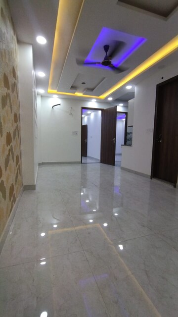 Room in 3 BHK Builder Floor at Govindpuri – for Rent