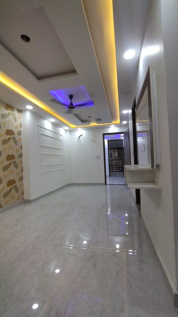Building Lobby in 3 BHK Builder Floor at Govindpuri – for Rent