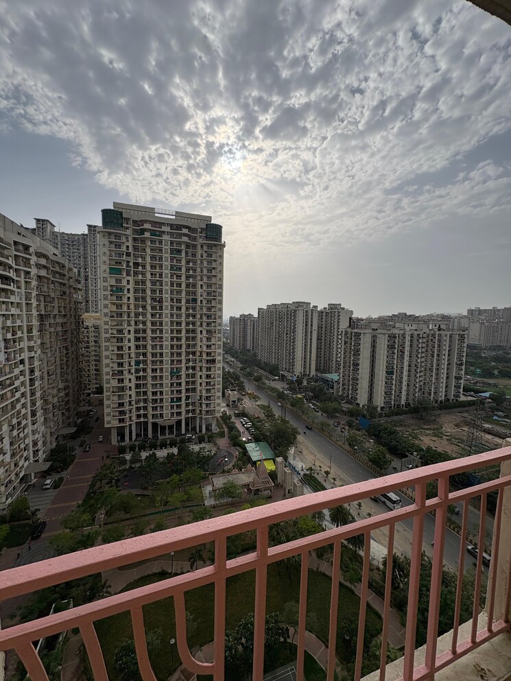 Exterior View, mahagun-moderne 2 Bedroom 1250 Sq.Ft. Apartment In Sector 78 Noida 8920972