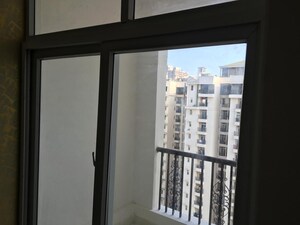 Room in 2 BHK Apartment at Amrapali Silicon City, Sector 76 – for Sale