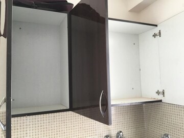 Room in 2 BHK Apartment at Amrapali Silicon City, Sector 76 – for Sale