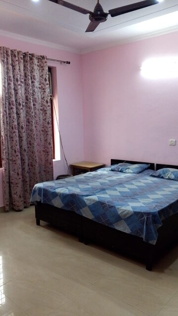Bedroom in 4 BHK Villa at RWA Apartments Sector 50, Sector 50 – for Rent