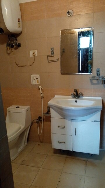 Bathroom in 4 BHK Villa at RWA Apartments Sector 50, Sector 50 – for Rent