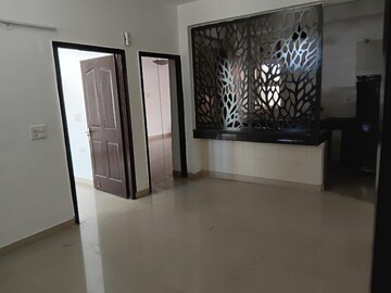 Room in 3 BHK Apartment at Prateek Wisteria, Sector 77 – for Rent