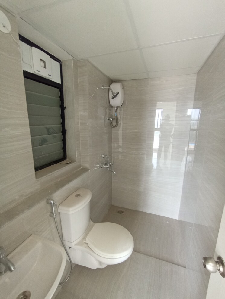 Bathroom, runwal-gardens-phase-2 2 Bedroom 653 Sq.Ft. Apartment In Dombivli East Thane 8921002