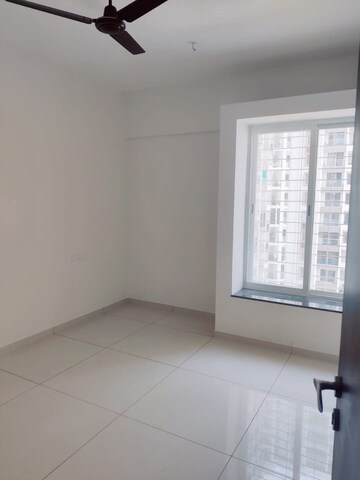 Room in 2 BHK Apartment at Yashwin Orizzonte, Kharadi – for Rent