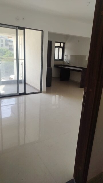 Room in 2 BHK Apartment at ARV Uthville, Kharadi – for Rent