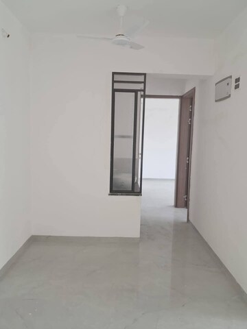 Room in 2 BHK Apartment at Unique Youtopia, Kharadi – for Rent