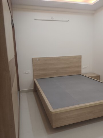 Furnished Amenities in 3 BHK Apartment at Manikonda – for Rent