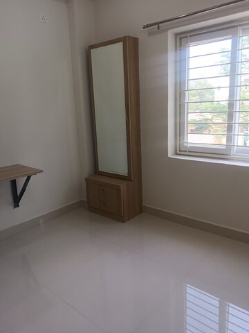 Room in 3 BHK Apartment at Manikonda – for Rent