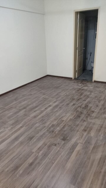 Room in 2 BHK Apartment at Vascon Forest County, Kharadi – for Rent