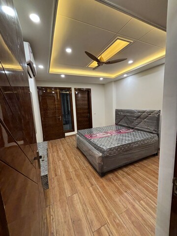 Bedroom in 3 BHK Builder Floor at Golden Floors, Sector 50 – for Rent